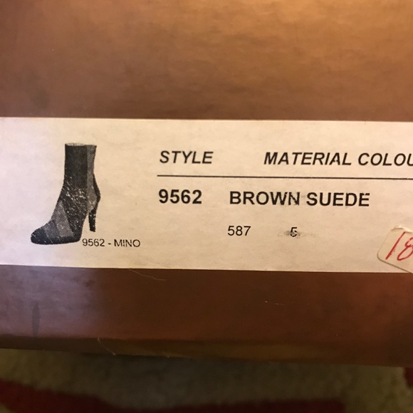 Audrey striped suede ankle boots. - Picture 7 of 8